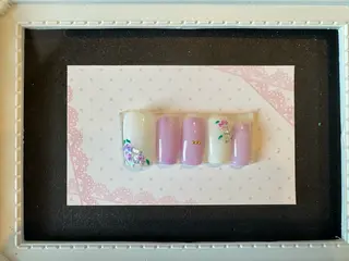 ネイル AurorA Enaのネイルデザイン