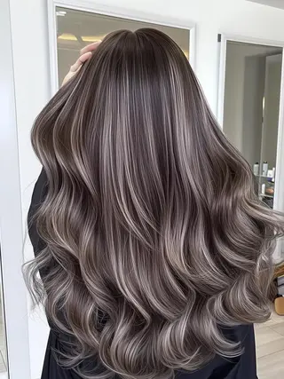 セミロング クリーピー オーナー 福田 将太のヘアスタイル