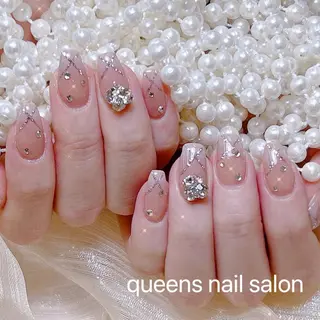 ネイル queensnail 🧸mikiのネイルデザイン