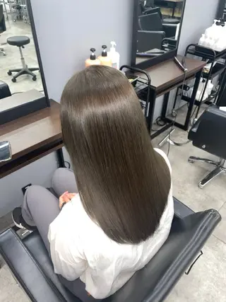 セミロング カラー 艶髪/トリートメント ⭐️KIRARI⭐️のヘアスタイル