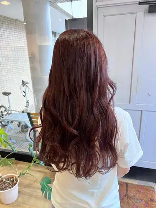 ロング カラー ツキダテ ユイのヘアスタイル