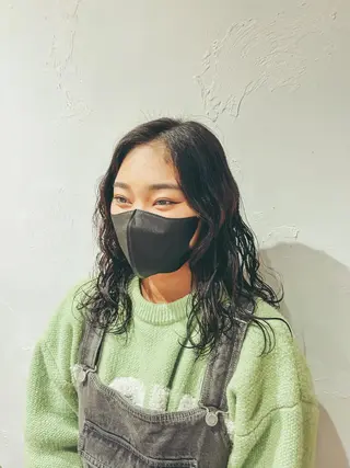 セミロング パーマ Lilly所属・成田 智彩のヘアスタイル