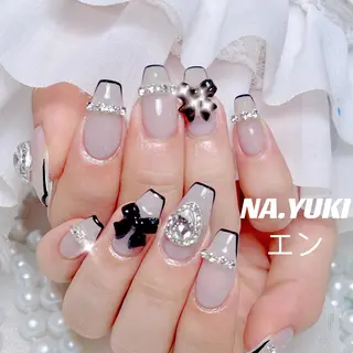 ネイル 🦋 Queenieのネイルデザイン