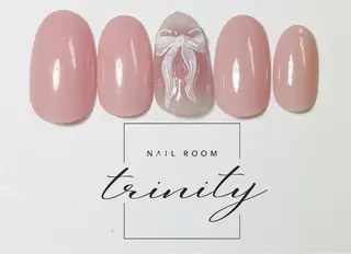 ネイル Trinity ネイリストスタッフのネイルデザイン