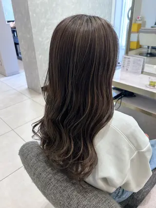 セミロング カラー 渡辺　亮/ 白髪ぼかし/髪質改善のヘアスタイル