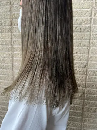 ロング カラー ヘアアレンジ 加藤 綾華のヘアスタイル