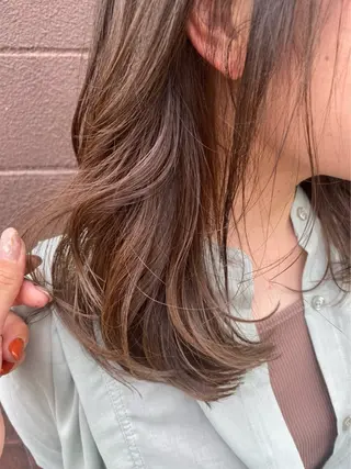 ミディアム 大江 美穂のヘアスタイル