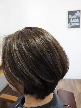 ショート カラー 土屋 貴章のヘアスタイル