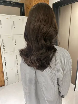 セミロング アキ/梅田/顔まわり /レイヤーカット/のヘアスタイル