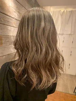 ミディアム カラー ヘアアレンジ kei/透明感カラー /ベージュ/インナーのヘアスタイル