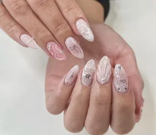 ネイル Shis_🦄shi 韓国風キラキラネイルのネイルデザイン