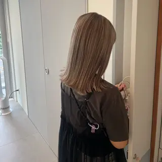 セミロング カラー ブリーチ/レイヤー 🌻Mutsumiのヘアスタイル