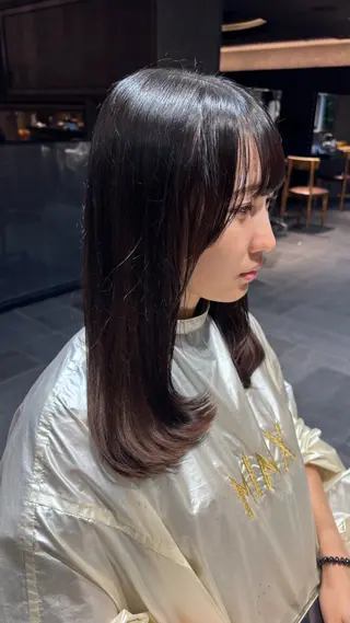 ロング MINX銀座所属・MINX 井上 ヨウ 艶髪カラー/レイヤーのヘアスタイル