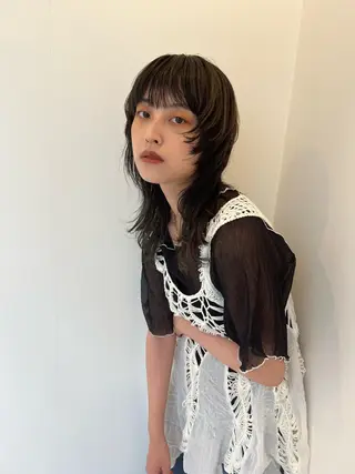 ミディアム Oasisgarden所属・レイヤー/ブリーチ MOMOのヘアスタイル