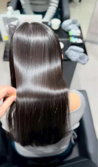 ロング RAISE by_WHITEのヘアスタイル