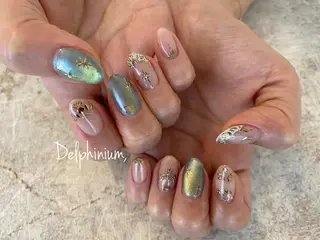 ネイル 岡本 友恵のネイルデザイン