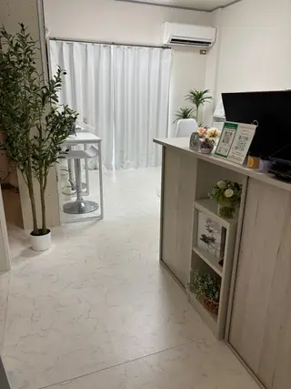 毛穴洗浄×デコルテ むくみ小顔専門サロンのエステ・リラクイメージ