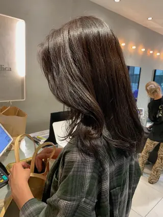 ミディアム カラー TENELE所属・チバ タクミのヘアスタイル