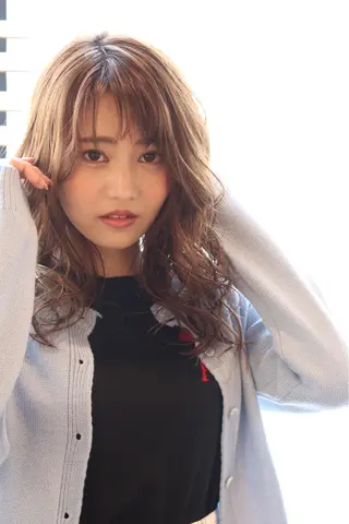 セミロング カラー ヘアアレンジ 髪質改善 大内翔太のヘアスタイル