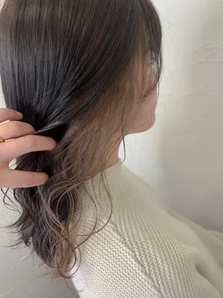 セミロング カラー ALO art hair所属・  AYARIのヘアスタイル