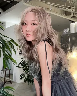 ロング カラー ヘアアレンジ ハイトーンカラー/ miyuuのヘアスタイル