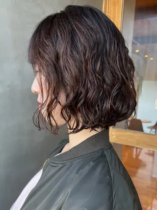 ミディアム パーマ 佐々木 楽人のヘアスタイル