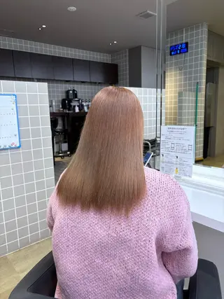 カラー ベージュ／ブラウン/ ナチュラルレイヤーのヘアスタイル