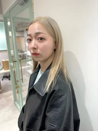 セミロング カラー naito/ブリーチ /エクステ/縮毛のヘアスタイル