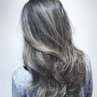 ミディアム カラー AMI Hair  supply所属・髪質改善カラー 韓国風レイヤーのヘアスタイル