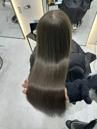 ロング カラー 赤み消し/オリーブ カーキ/福田れんのヘアスタイル