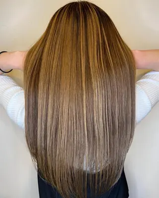 ロング カラー 刀根 亮馬のヘアスタイル