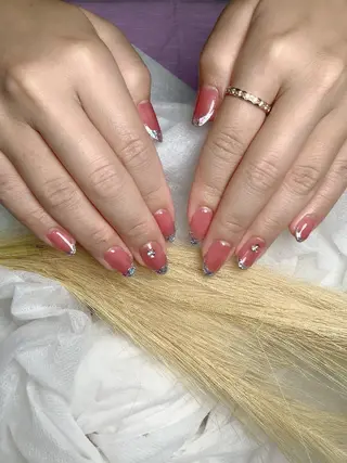 ネイル pink ladyサロン所属・べ にのネイルデザイン