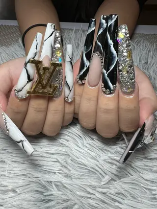 ネイル シェヌネイル JURAのネイルデザイン