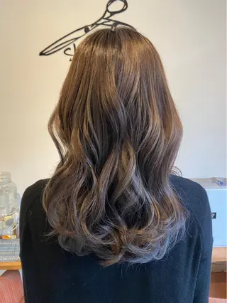 セミロング カラー chill out 南塚口本店のヘアスタイル