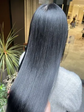 ロング 透明感のある艶髪なら 矢場町駅4番出口すぐのヘアスタイル