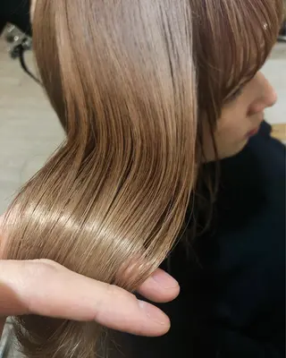 セミロング カラー ヘアアレンジ 🩰オリーブ/ ベージュ松本咲花🩰のヘアスタイル