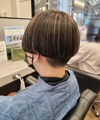 カラー ショート 関口 友菜のヘアスタイル