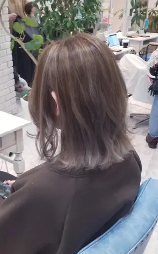 ミディアム カラー 顔周りレイヤーカット 髪質改善代表西村功平のヘアスタイル