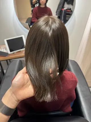 ミディアム NAVY 橋本心 縮毛矯正のヘアスタイル