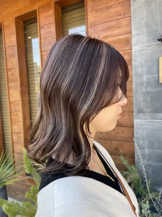 ミディアム カラー 井上 舞のヘアスタイル