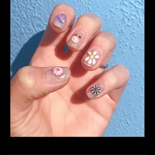 ネイル nailsalon　hue所属・小山 羽奈のネイルデザイン