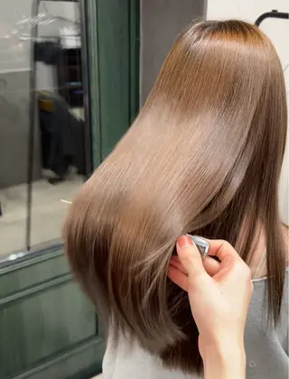 ロング カラー さあや 【透け感/艶感】のヘアスタイル