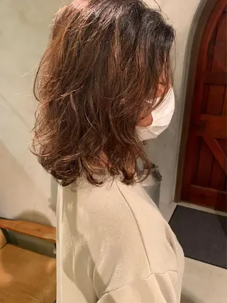 ミディアム パーマ レイヤー/韓国ヘア 杉浦結梨のヘアスタイル