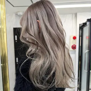 ロング カラー シールエクステ特化 ハイトーン、NANAのヘアスタイル