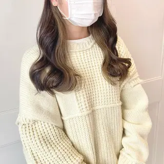 ロング カラー Ayuna /透明感カラーのヘアスタイル