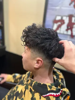 パーマ メンズ 與那嶺 瑞利のヘアスタイル