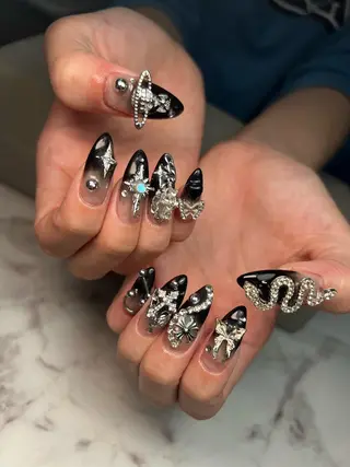 ネイル Nail Salon L'arc所属・💊大阪/心斎橋 moni🧠のネイルデザイン