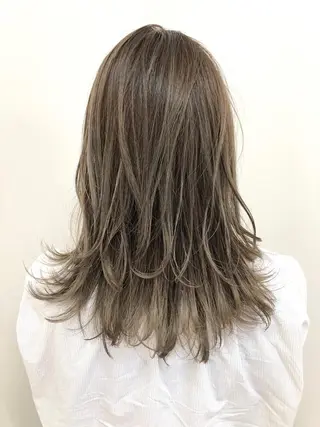 セミロング カラー OFF YUYAのヘアスタイル