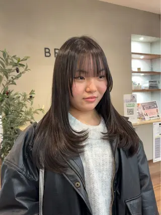 セミロング カラー 髙木琉菜 レイヤー／髪質改善のヘアスタイル