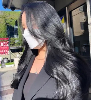 ロング 淡いハイトーンカラー レイヤーカットゆうかのヘアスタイル